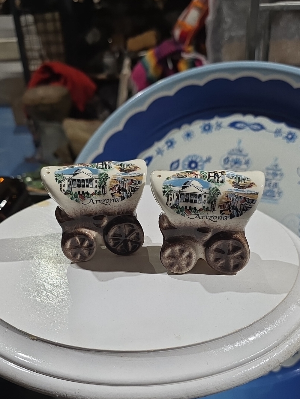 Vintafe Arizona Covered Wagon Salt & Pepper Shakers - Ceramic